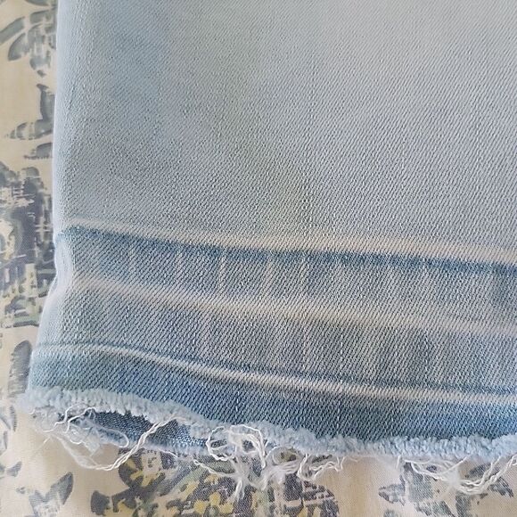 Kensie 12 washed Distressed Light Blue and faded jean shorts Longer Length - Picture 8 of 11